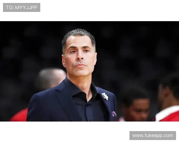 抵押 11 栋公寓换湖人，46 年套现百亿：巴斯家族的资本魔术